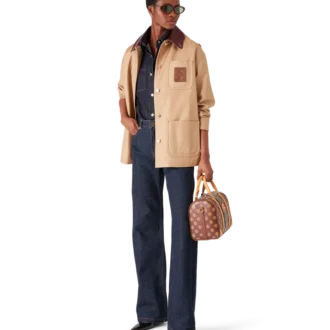 Beigefarbene Arbeitsjacke