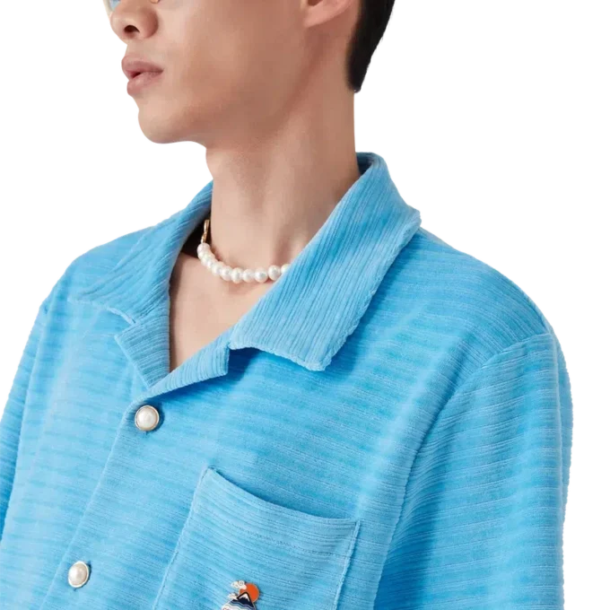 Gestreiftes Kurzarm-Shorts-Hemd aus Velours