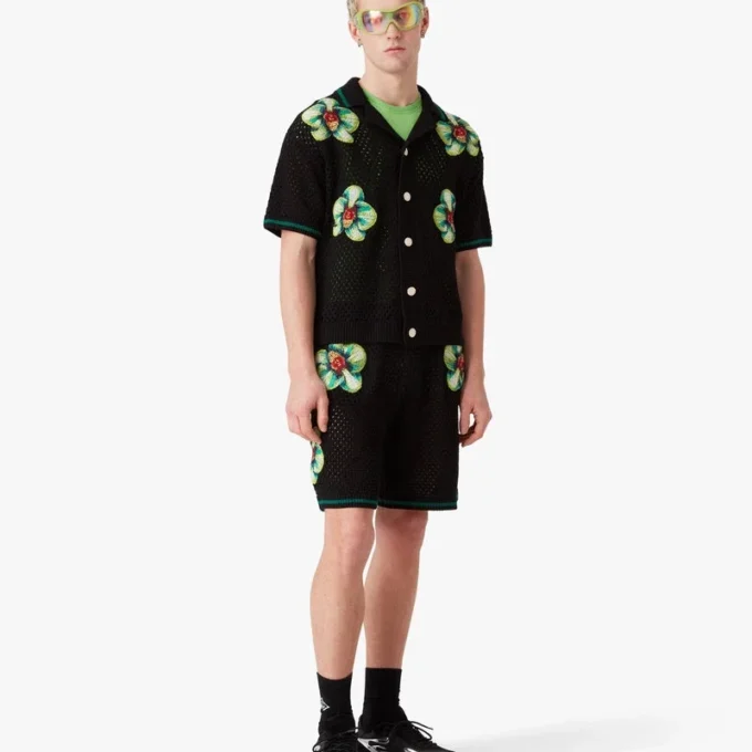 Glitch Orchid besticktes Kurzarm-Häkelhemd