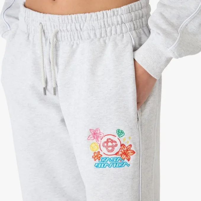 Graue, bestickte, verkürzte Jogginghose Graue, bestickte, verkürzte Jogginghose