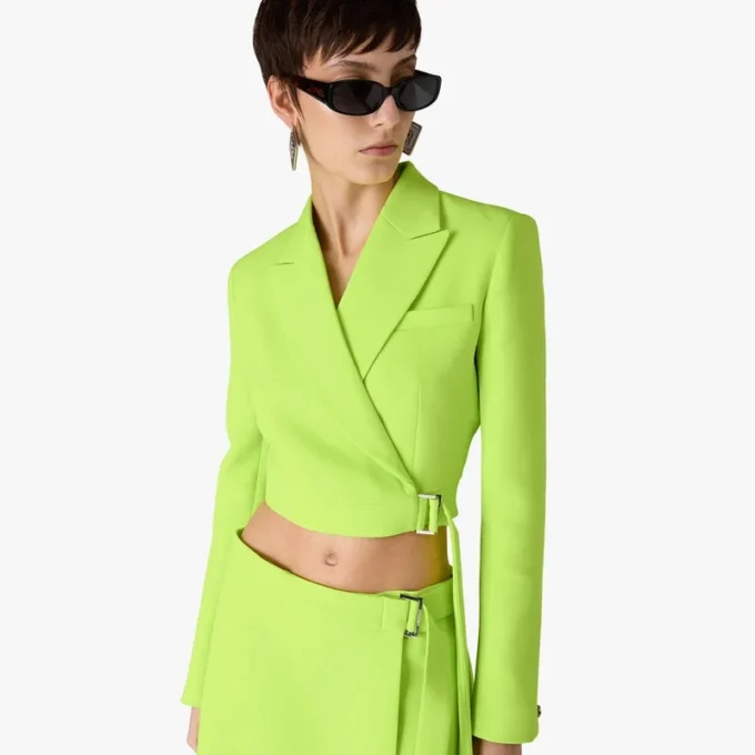 Grüne, maßgeschneiderte Jacke aus Krepp