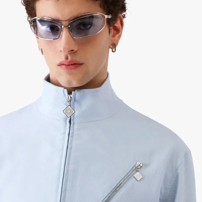 Hellblaue Jacquard-Jacke mit Reißverschluss