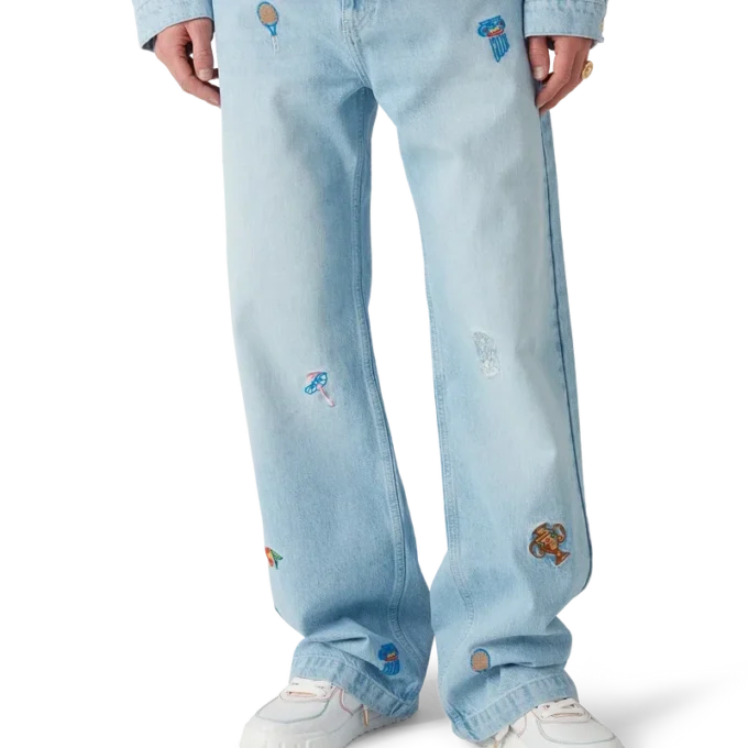 Jeans mit Stickmotiv