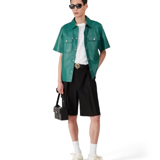 Kurzärmeliges Lederhemd mit Shorts