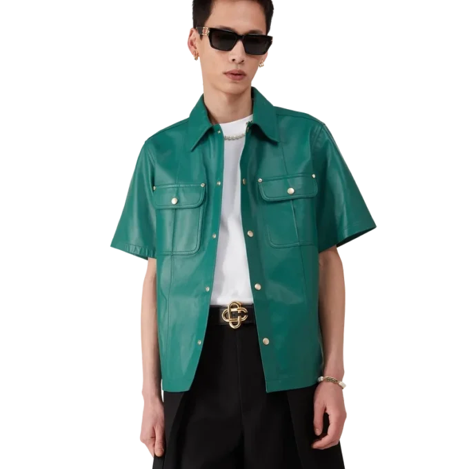 Kurzärmeliges Lederhemd mit Shorts