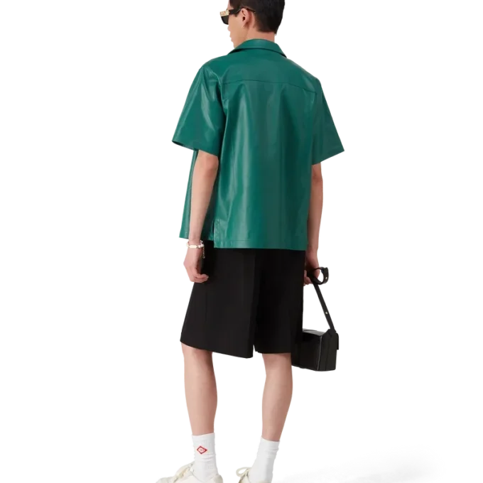 Kurzärmeliges Lederhemd mit Shorts