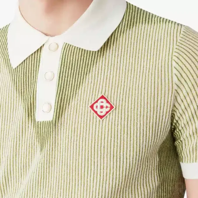 Kurzärmeliges Poloshirt mit vertikalen Streifen