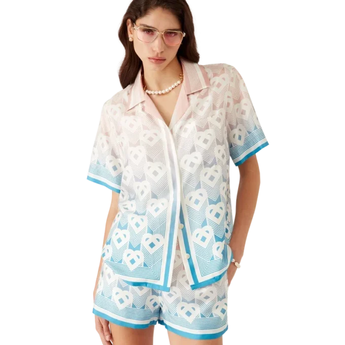 Kurzärmeliges Seidenhemd mit Herz-Monogramm in Farbverlauf Kurzärmeliges Seidenhemd mit Herz-Monogramm in Farbverlauf