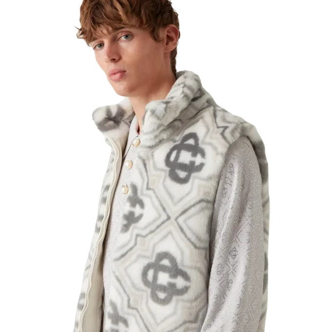 Monogramm-Weste aus Kunstfell