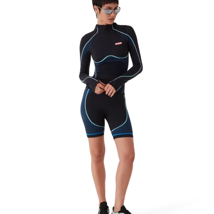 Nahtloses Langarm-Oberteil mit Kapuze Nahtloses Langarm-Oberteil mit Kapuze