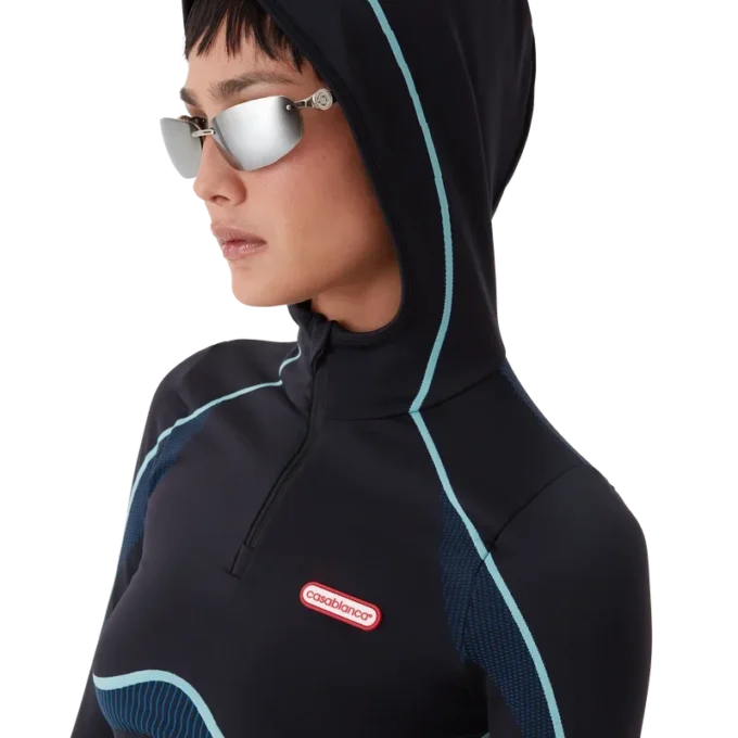 Nahtloses Langarm-Oberteil mit Kapuze Nahtloses Langarm-Oberteil mit Kapuze