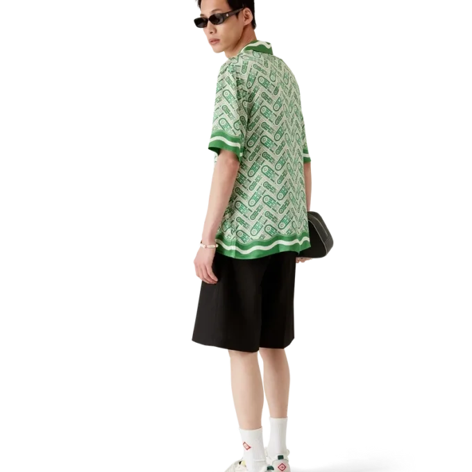 Ping-Pong-Seidenhemd mit kurzen Shorts