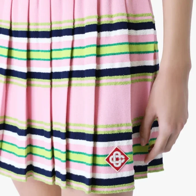 Rosa-grün gestreifter Minirock mit Falten Rosa-grün gestreifter Minirock mit Falten