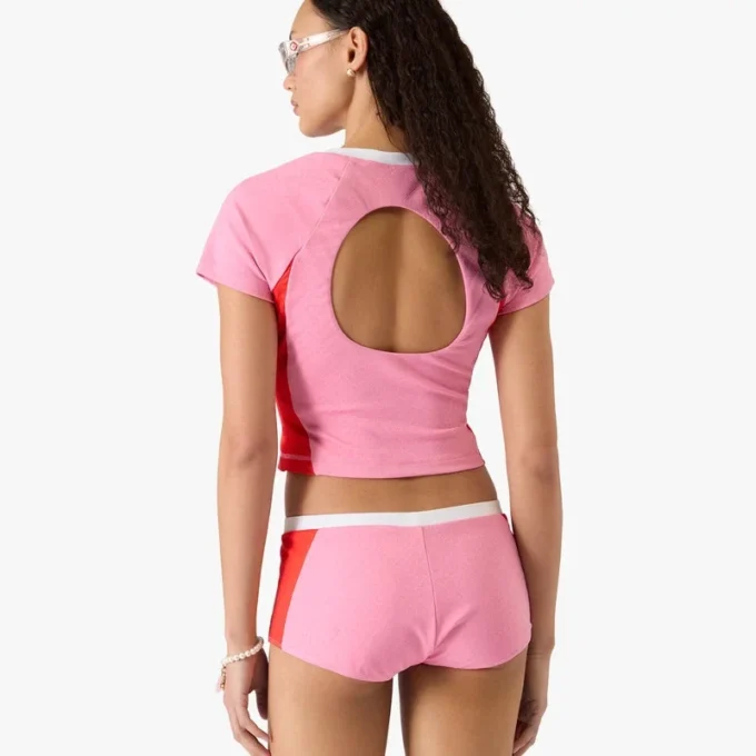Rosa Monogram-Rash-Top mit kurzen Shorts
