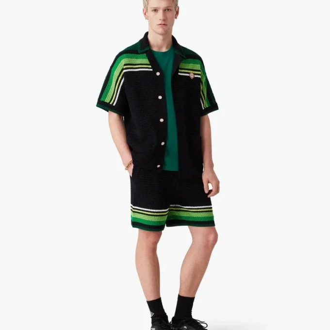 Schwarz gestreiftes Kurzarm-Poloshirt Schwarz gestreiftes Kurzarm-Poloshirt