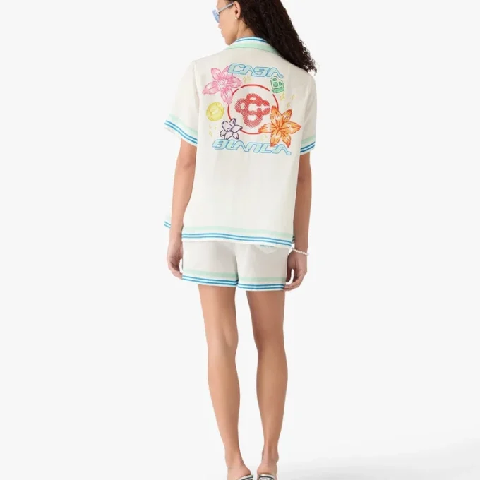 Seidenhemd mit kubanischem Kragen und kurzen Shorts, Blumenmuster