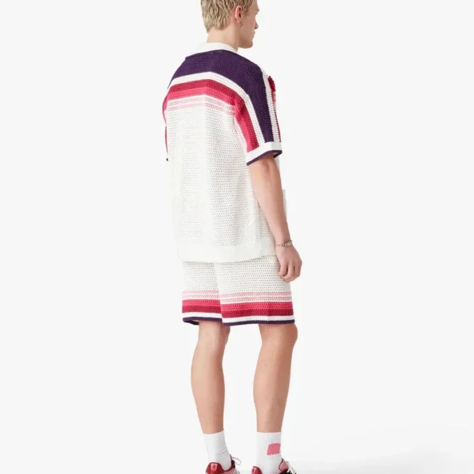 Weiß gestreiftes Kurzarm-Poloshirt mit Shorts Weiß gestreiftes Kurzarm-Poloshirt mit Shorts